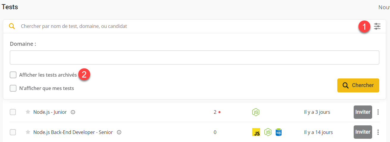 Une liste de tests avec une option de recherche avancée ouverte en haut et un 1 à côté de cette icône et un 2 à côté de la case à cocher "montrer les tests archivés" dans ce menu ouvert.