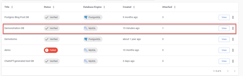 La nouvelle base de données est affichée dans la liste des bases de données du tableau de bord.